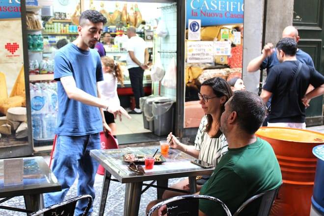 Naples Street Food Tour With Meal in 6 Stops