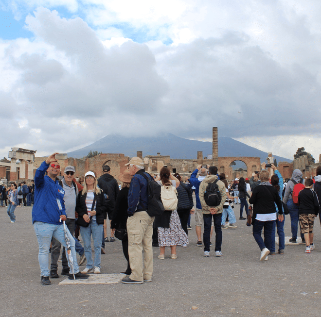 Pompeii and Vesuvius Private Tour with Guide, Transport Included