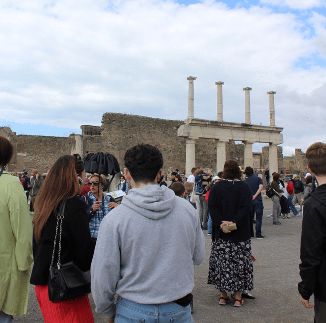 Pompeii Tour: Explore the Ruins from Naples. Driver, Guide and Ticket Included