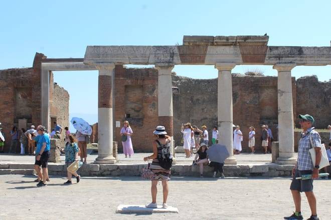 Private Pompeii Tour With Guide and Transfer Included