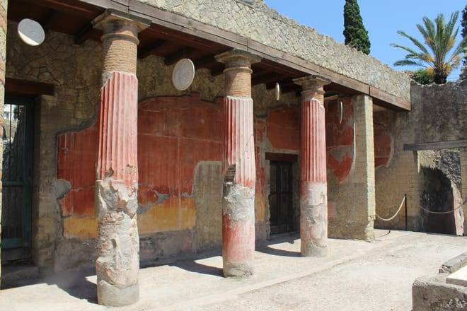 Private Tour of Pompeii and Herculaneum with Guide and Driver