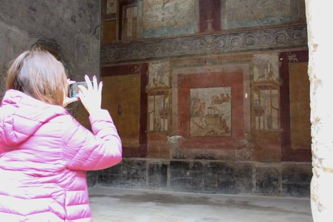 Private Tour of Pompeii and Sorrento from Naples with Driver