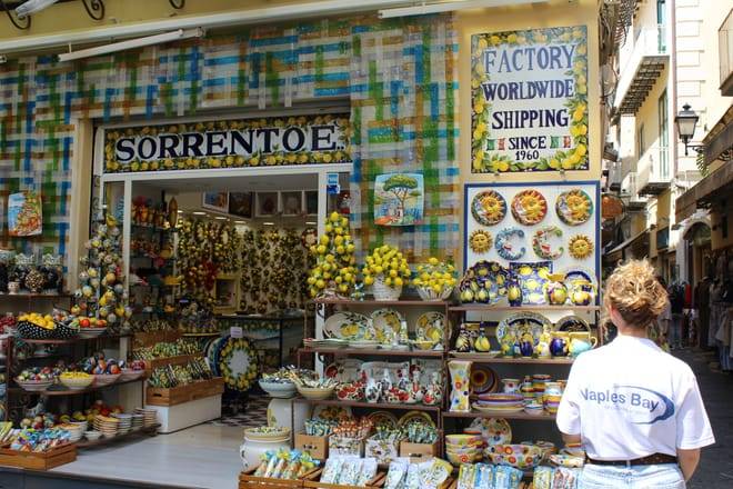 Private Tour of Pompeii and Sorrento from Naples with Driver