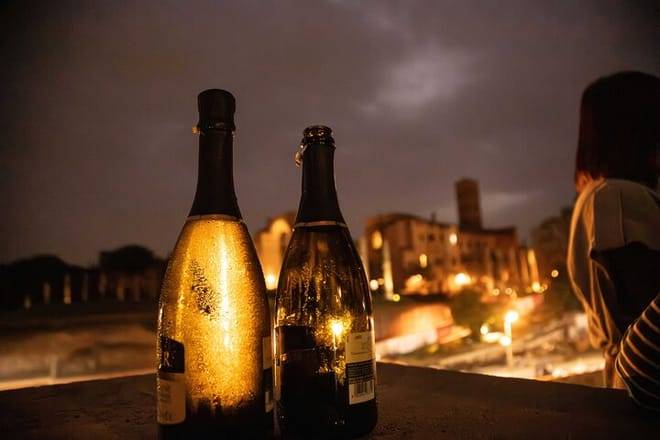 Rome: Drunken History Rome - Love Stories, Drinks & Pizza