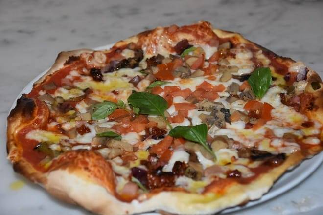 Pizza and Gelato Making class in Florence