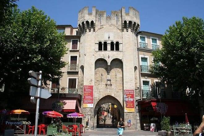 Marseille Shore Excursion: Private Day Trip to Manosque, Valensole, Moustiers Ste Marie and Lake Ste Croix