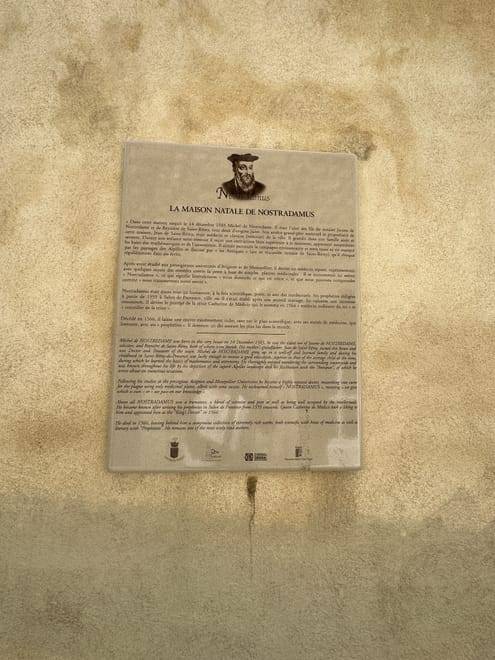 Private Avignon les baux de provence and Saint Remy de provence Full Day Tour