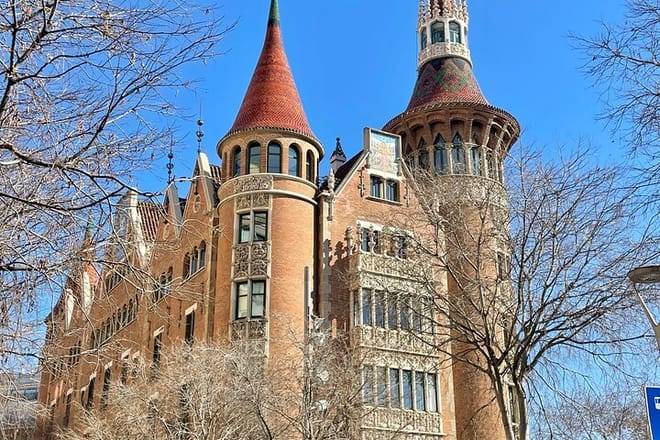3-Hour Private Gaudi Bike Tour 