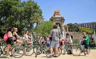Barcelona City Bike Tour | Highlights and Hidden Gems
