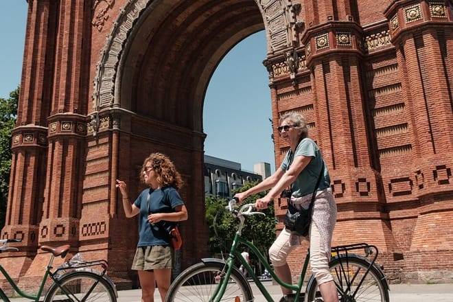 Private 3-Hour Barcelona Bike Tour: Highlights and Hidden Gems