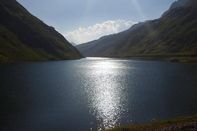 Glacier Express Panoramic Train Round Trip from Zürich With Private Guide 