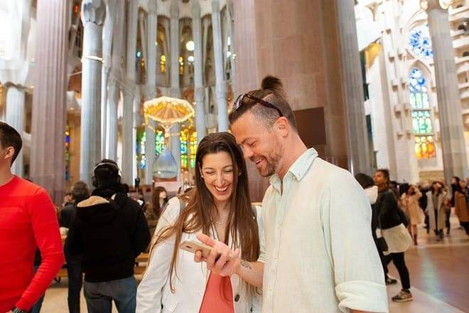 Sagrada Familia: Fast-Track Ticket and Audio Tour on Mobile App (EN)