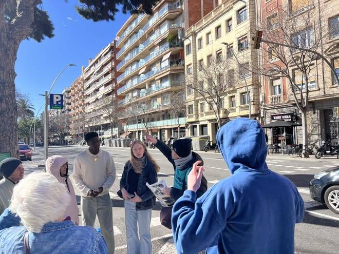 FC Barcelona History Immersive Walking Tour - Beer Included