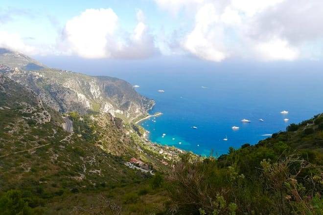 Coastal Riviera & Eagle Nest Villages Scooter Day Tour with Tasting from Nice