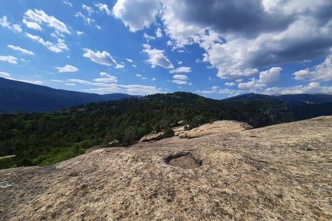 The Mountain Train Experience : Hike to Mystic Forest & Castle