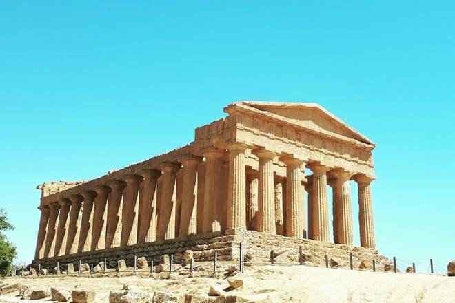Piazza Armerina - Agrigento, Valley of Temples - Scala dei Turchi from Catania