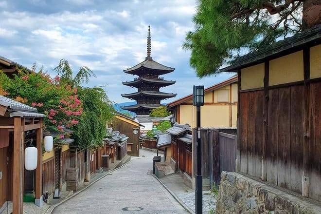 Kyoto Highlights Walking Tour for First-Time Visitors