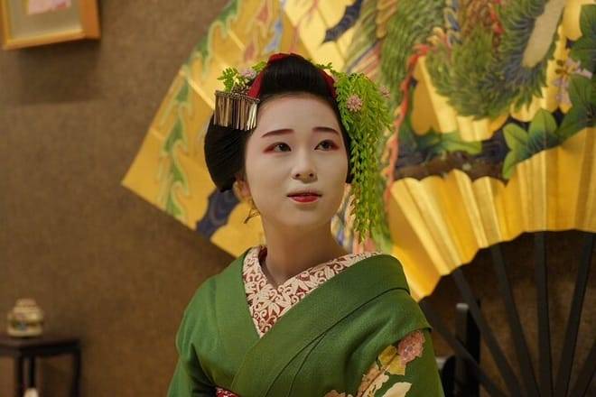 The Art of Geisha: Exclusive Show & Gion Walking Tour
