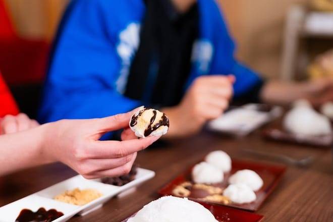 Kyoto Traditional Mochi Pounding Experience with Tasting